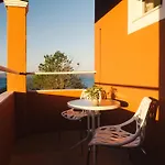Melador Beachfront Апартаменты *