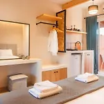 Апартаменты Melador Beachfront *