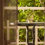 Апартаменты Melador Beachfront