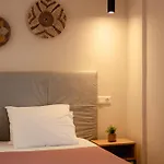 Апартаменты Melador Beachfront *