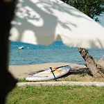 Апартаменты Melador Beachfront
