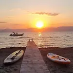 Апартаменты Melador Beachfront