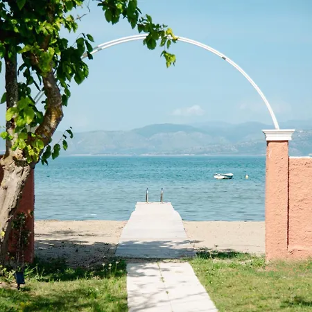 Апартаменты Melador Beachfront *