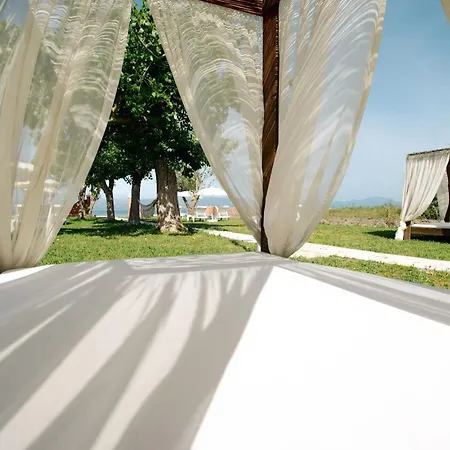 Melador Beachfront Kávos