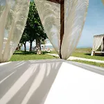 Melador Beachfront Kávos