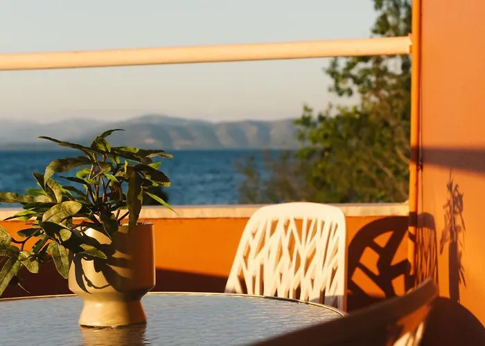 Melador Beachfront Lejlighed